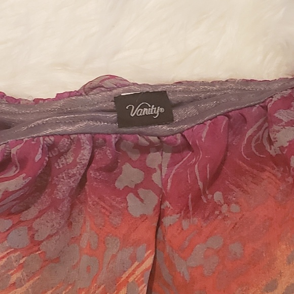 The Versatile Blouse & Waist Snatcher... - Picture 5 of 5